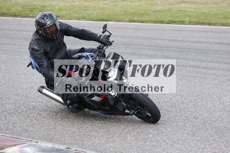 /Archiv-2025/09 22.04.2025 Cornu Master School ADR/rot-rouge/35